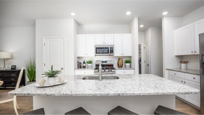 704 Crimson Pointe Dr, Hardeeville, SC 29927 - photo 4