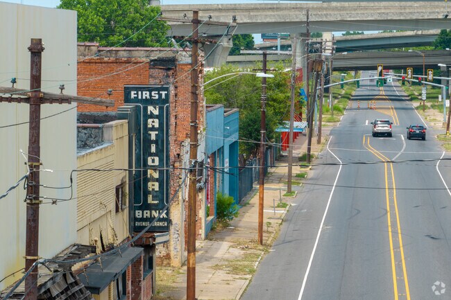 Sitting just southwest of downtown Shreveport, Queensborough is full of appeal and history.