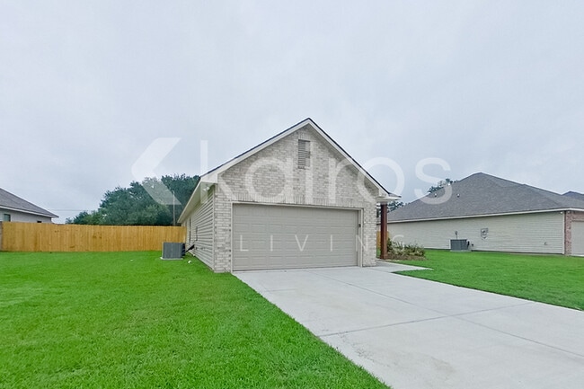 206 Carencro St, Carencro, LA 70520 - photo 2