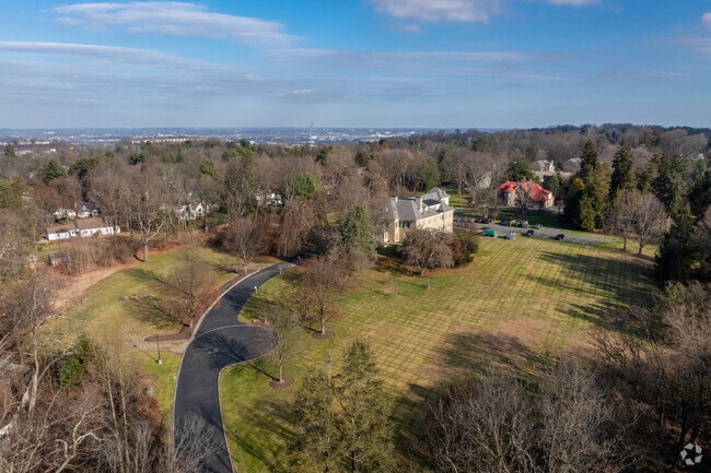 Devereux Foundation offers a private education near Villanova assisting children with success.