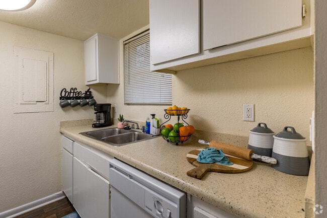 Beacon Ridge, College Park, GA 30349 - photo 6