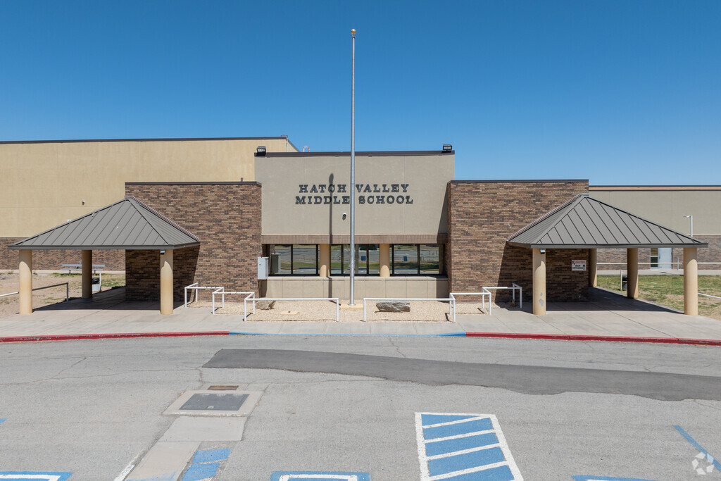Hatch Valley Middle School serves students from Salem, offering a strong academic foundation.
