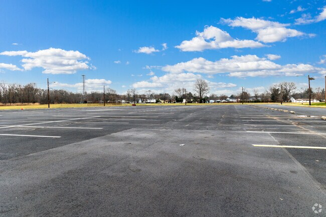 There is plenty of parking at Memorial Middle School.