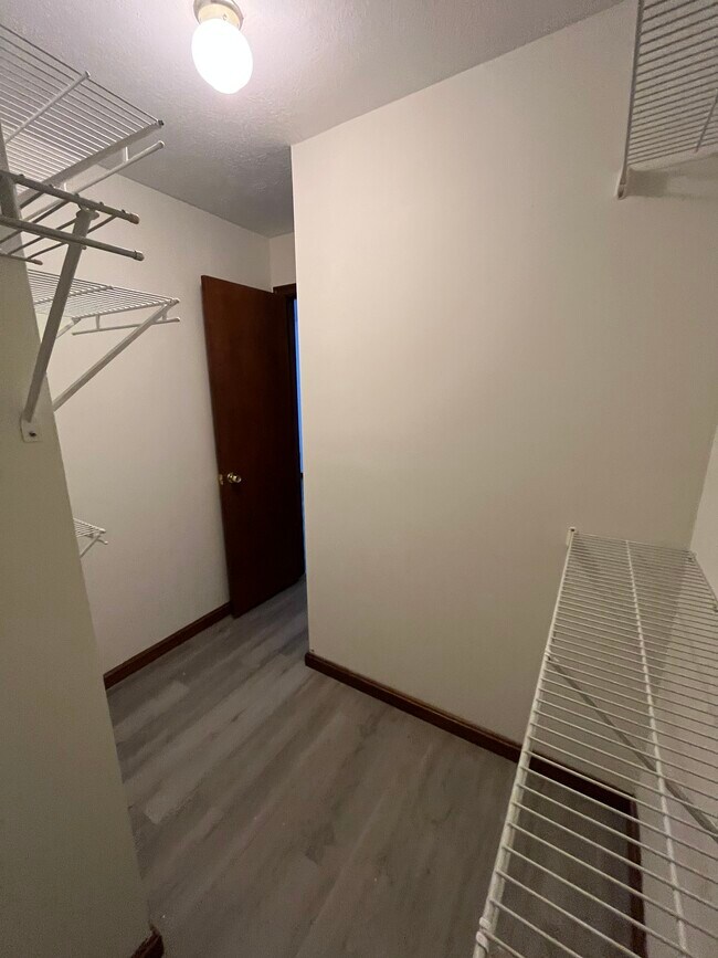 10291 Teays Valley Rd unit B, Teays Valley, WV 25560 - photo 7