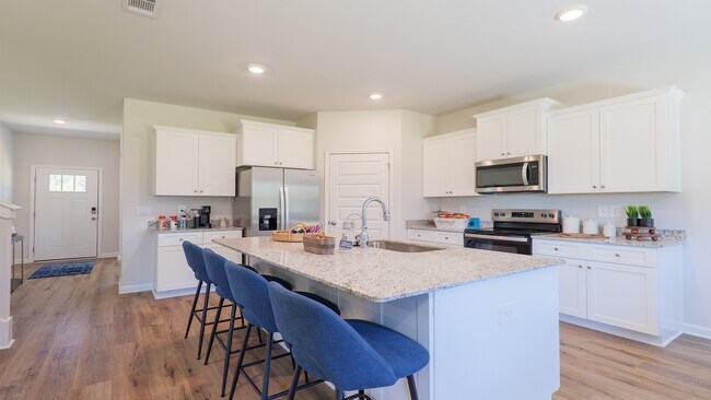 9 E Pecan St unit 36208773, Crawfordville, FL 32327 - photo 5