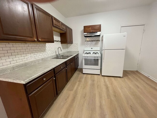 3653 N Pulaski Rd unit 3, Chicago, IL 60641 - photo 2