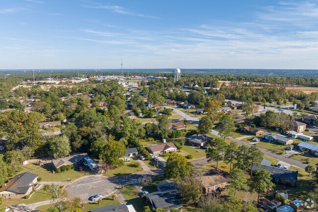 Sitting just outside the Augusta beltline, Windsor Spring is a great place to commute in from.