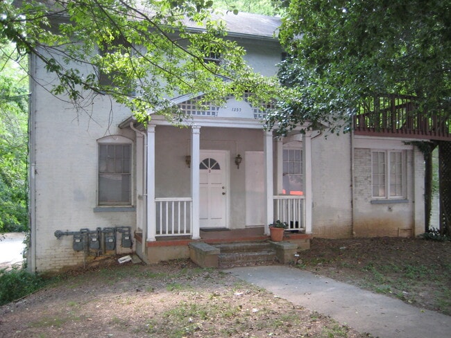 1357 Oxford Rd NE unit 3, Atlanta, GA 30307 - photo 3