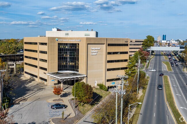 Saint Joseph Hospital is a 468-bed medical center located near South Broadway Park.
