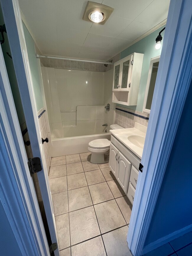 55 Dartmouth St, Laconia, NH 03246 - photo 7