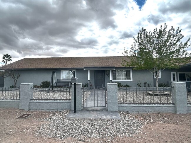 1511 Rawhide Dr, Henderson, NV 89002 - photo 2