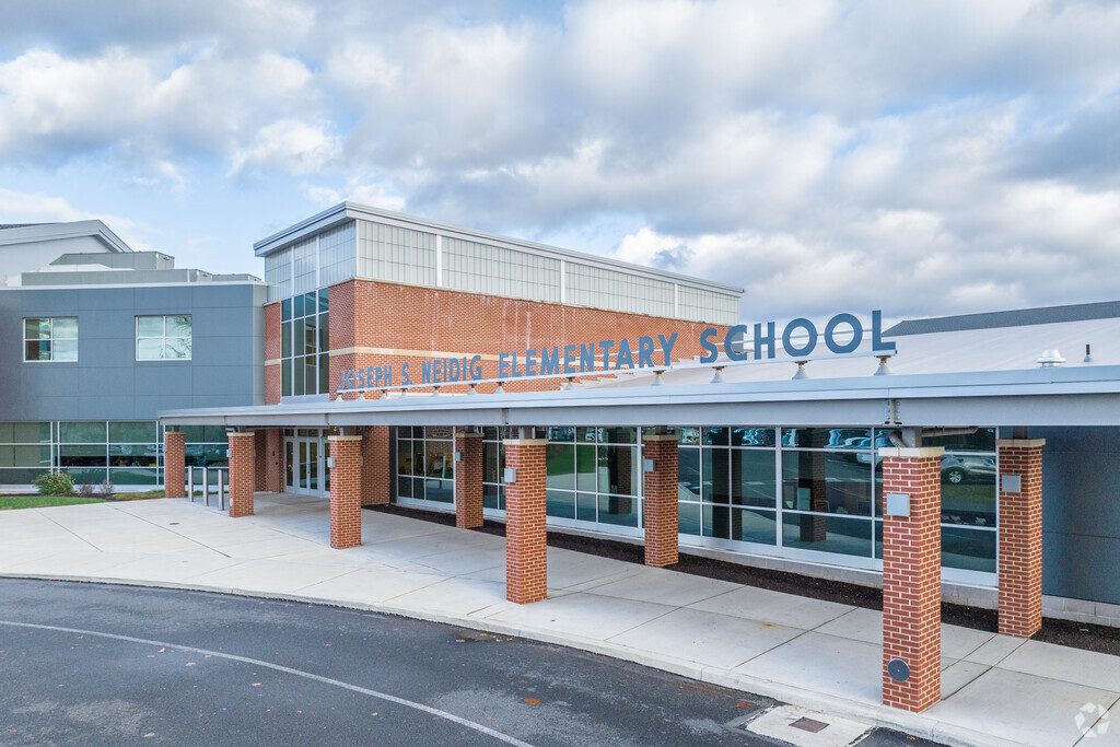 Neidig Elementary School sports a student to teacher ratio of 16 to 1.