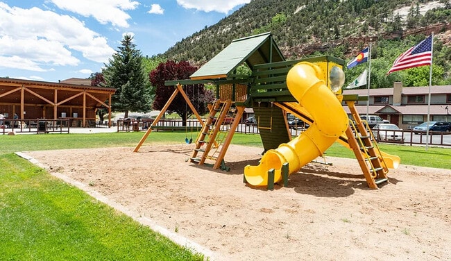 Red Cliff Apartments in Durango, CO