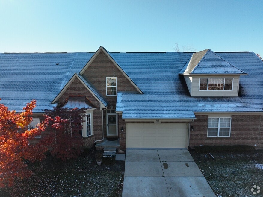48551 Oak Bridge Dr unit 61, Canton, MI 48188 - photo 2