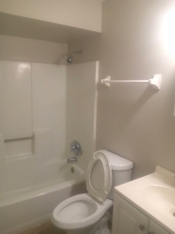 2010 Birchwood Cir unit 1, Leesburg, FL 34748 - photo 5