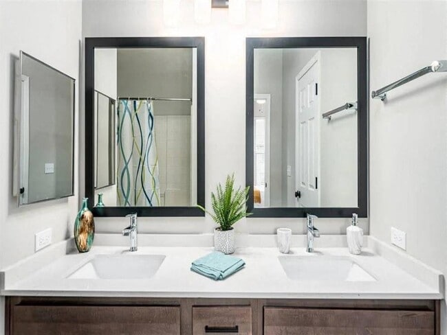 Elevate on Main, Granger, IN 46530 - photo 4