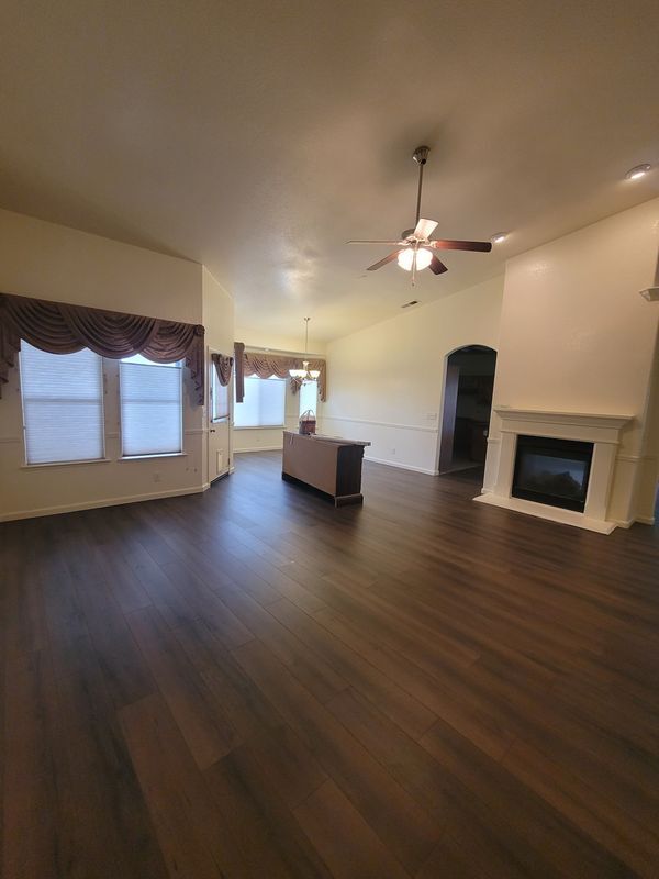 543 Powers Ave, Clovis, CA 93619 - photo 2