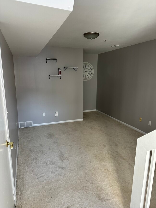 49467 Pointe Crossing, Plymouth, MI 48170 - photo 3