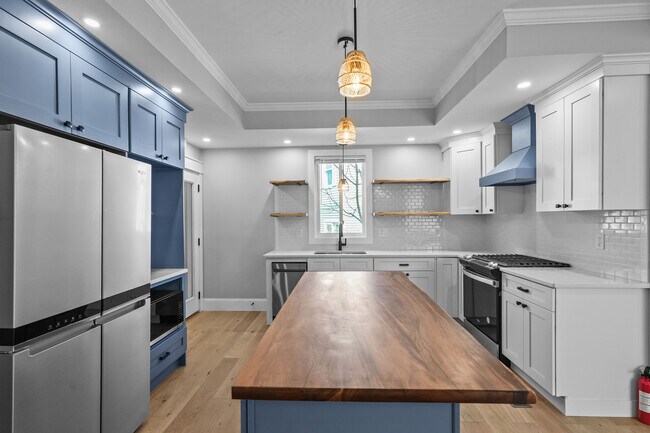 20 Summer St unit 1, Newport, RI 02840 - photo 4