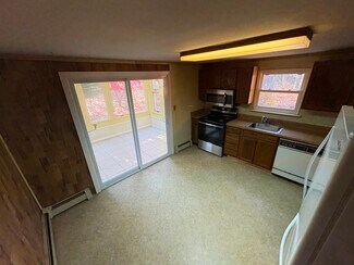 192 Woodland Dr Unit 1, East Islip, NY 11730