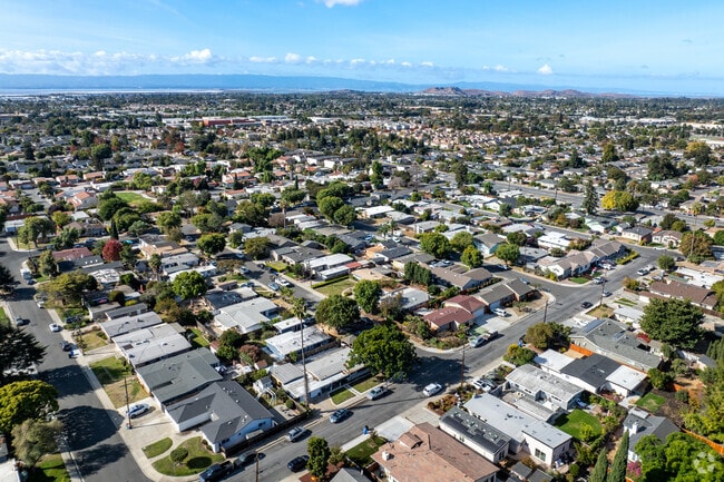 Discover the suburban charm and convenience of living in Fremont’s Glenmoor area.