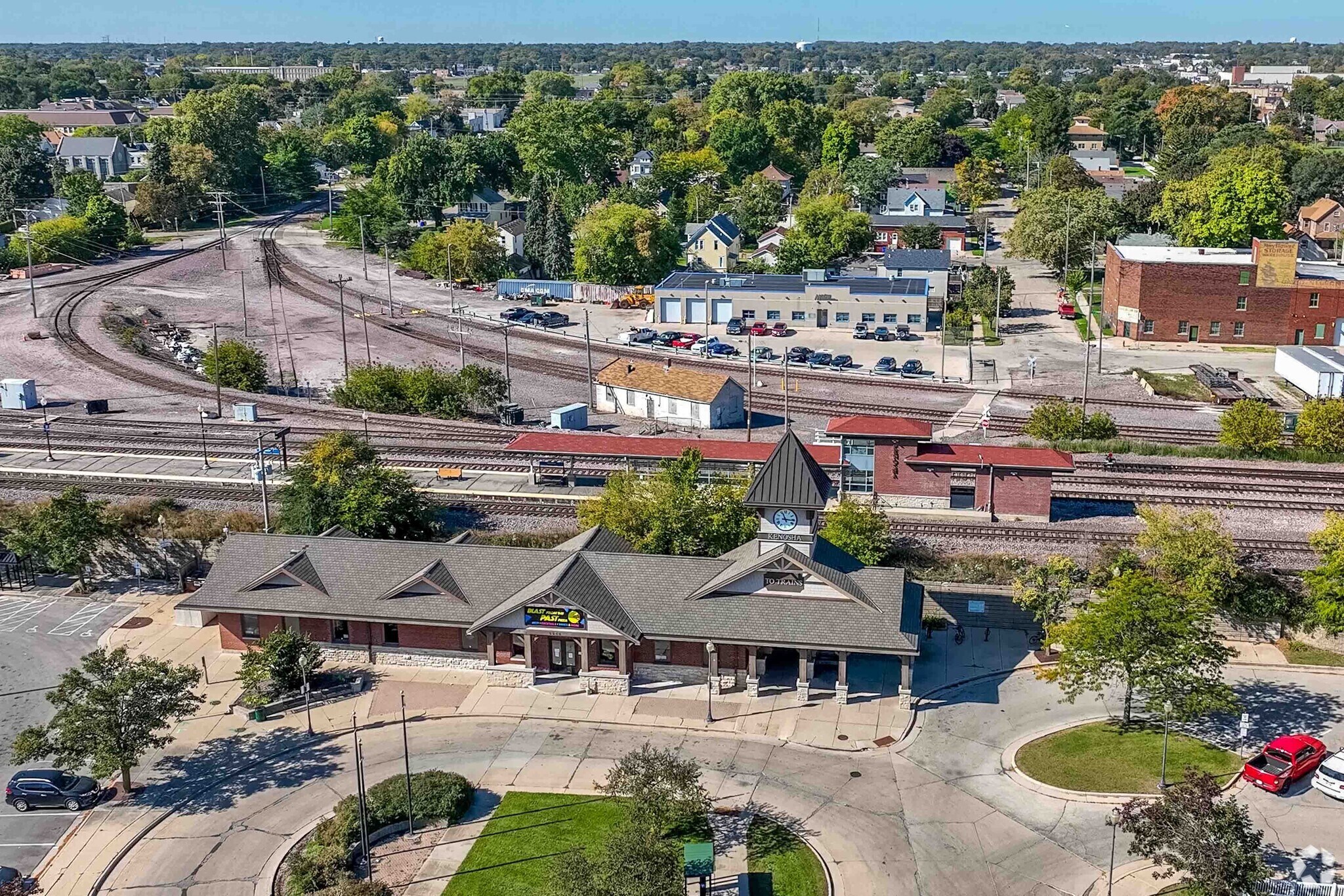 Sunnyside locals can take the Metra from downtown Kenosha to downtown Chicago.