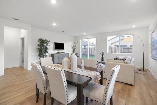 1524 Bluegill Way, Sacramento, CA 95832 - photo 2