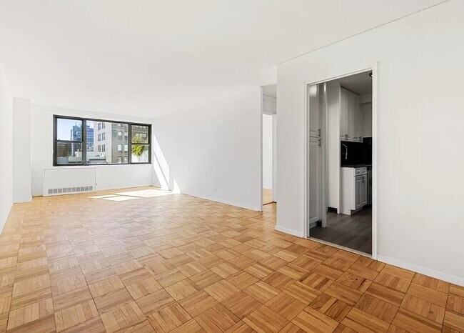 308 W 48th St unit 3, New York, NY 10036 - photo 2