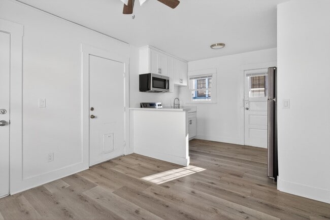 525 Chestnut Ave unit 527-01, Long Beach, CA 90802 - photo 2