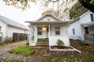 820 Comfort St, Lansing, MI 48915