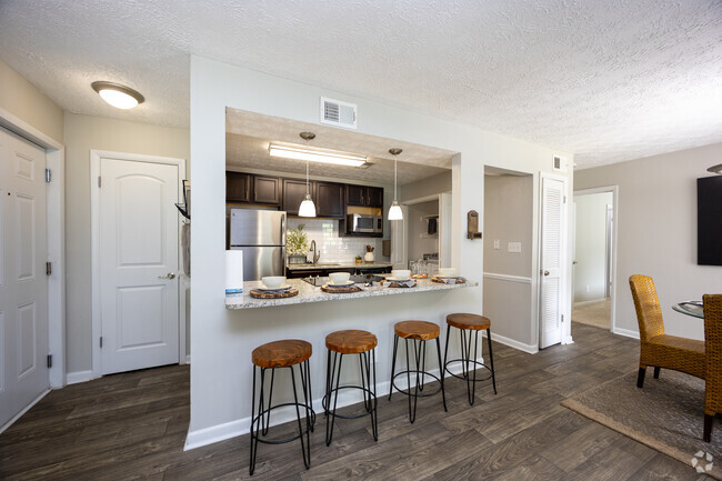 1BR, 1BA - 810SF