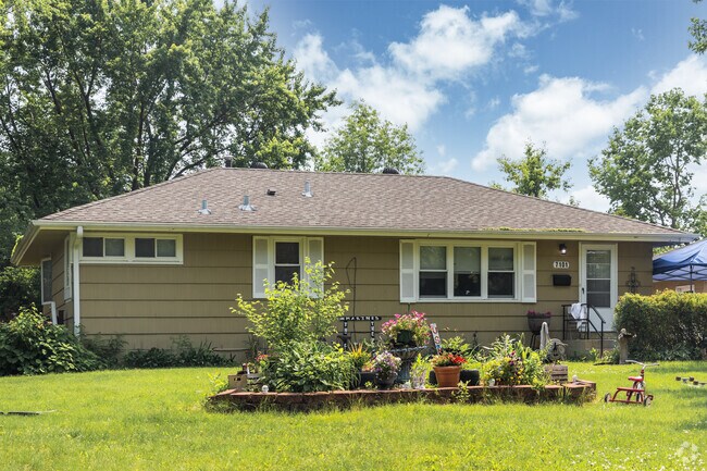 Ranch-style houses range from $200,000 to $350,000.