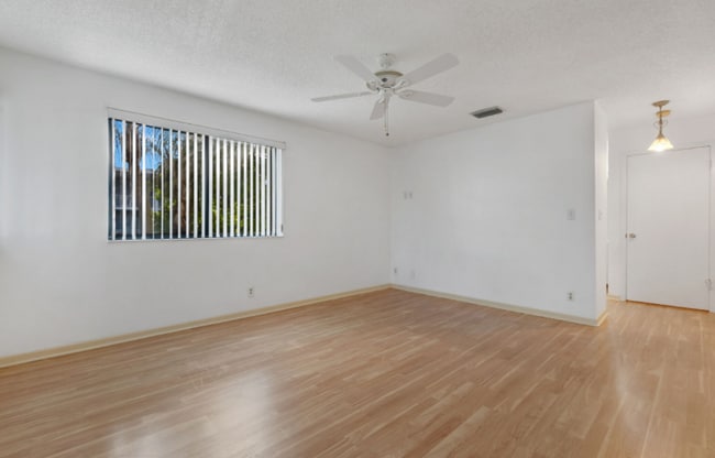160 SE 7th St unit 5, Deerfield Beach, FL 33441 - photo 3