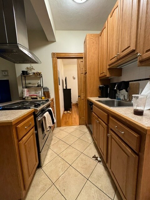 87 Myrtle St unit 4, Boston, MA 02114 - photo 2