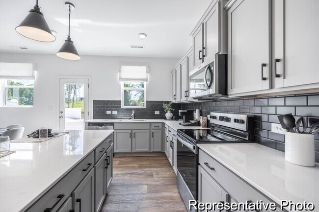 3103 Elemare St unit 29, Charlotte, NC 28208 - photo 5