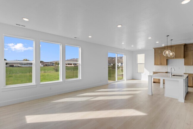 719 N 600 W, Tremonton, UT 84337 - photo 7