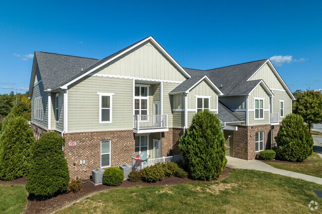 Ballantyne Commons of Hendersonville, Hendersonville, NC 28792 - photo 2