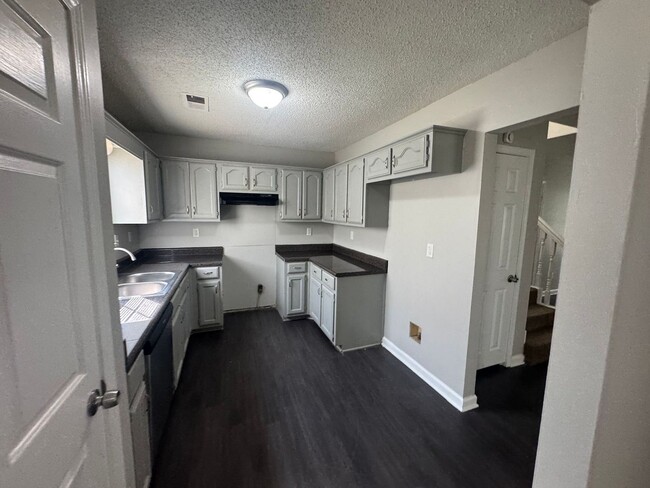 10101 Stephenson Ln, Olive Branch, MS 38654 - photo 3