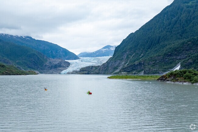 Kayaking is among the many activities popular to do at the Mendenhall Glacier.