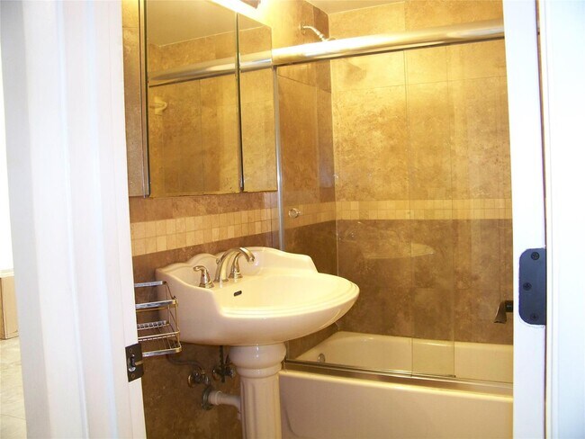 3218 NW 102nd Terrace unit 202 B, Coral Springs, FL 33065 - photo 7