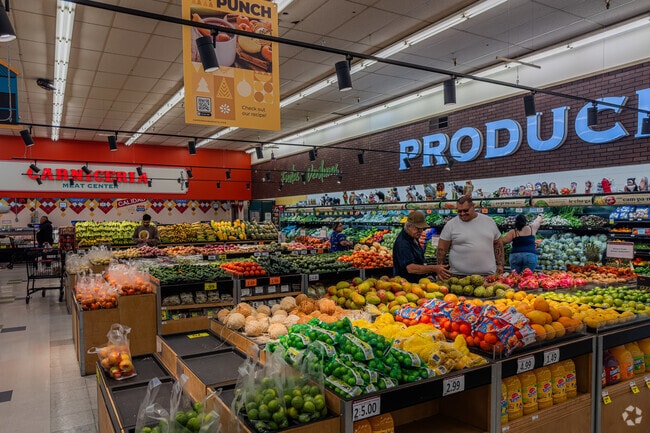 Fresh produce from nearby farmers can be found at Cardenas Markets along Bret Harte's border.