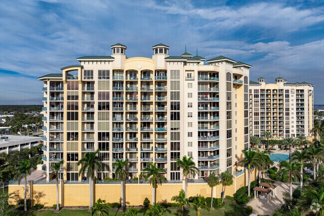 Residences in North Fort Myers include riverside condominiums offering grand views.