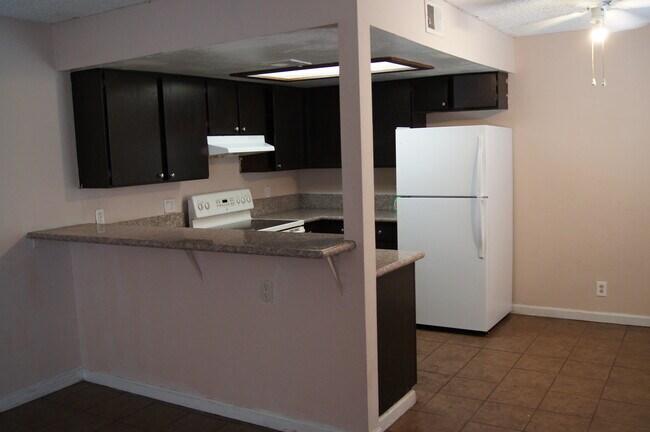 2304 Saturn Ave unit C, North Las Vegas, NV 89030 - photo 5
