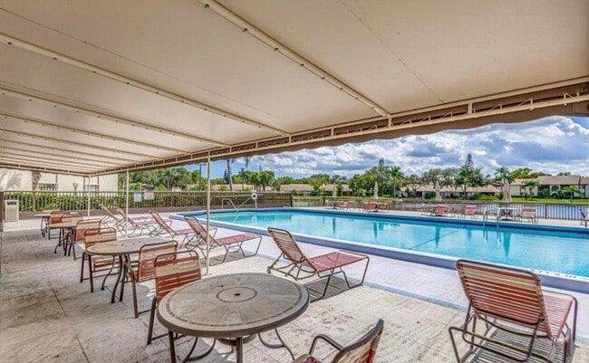 4995 Sable Pine Cir unit 4995, West Palm Beach, FL 33417 - photo 4