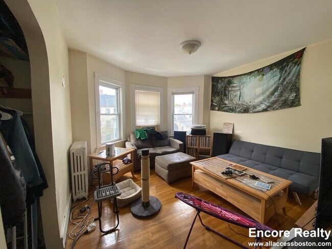 110 Murdock St unit 3, Brighton, MA 02135 - photo 2