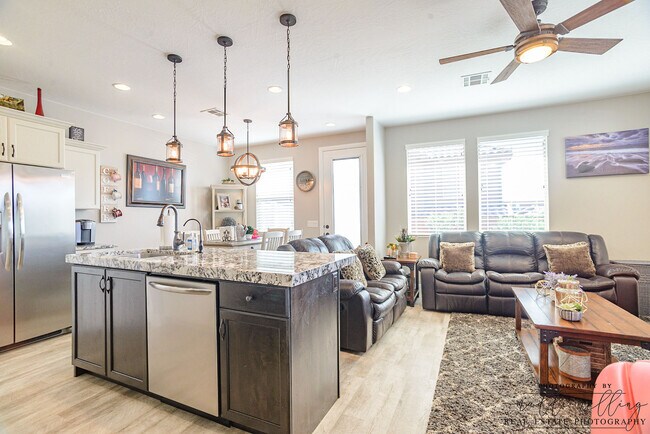 325 N Red Stone Rd unit 201, Washington, UT 84780 - photo 5