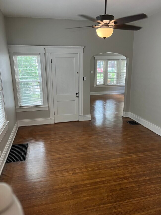 1635 Eastern Pkwy unit 1, Louisville, KY 40204 - photo 5