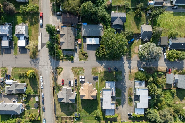 The Roosevelt neighborhood layout is easy to navigate with a grid pattern.