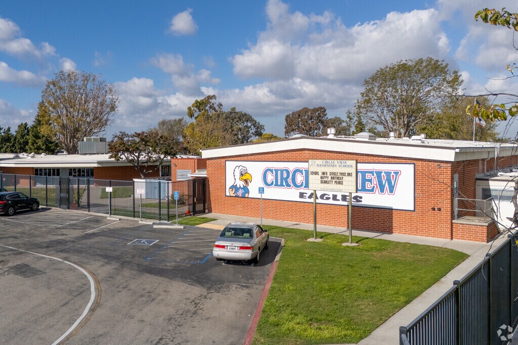 Circle View Elementary School serves the K-6 students in Huntington Beach.