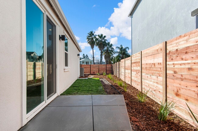 6525 Jacinto Way, Sacramento, CA 95823 - photo 7